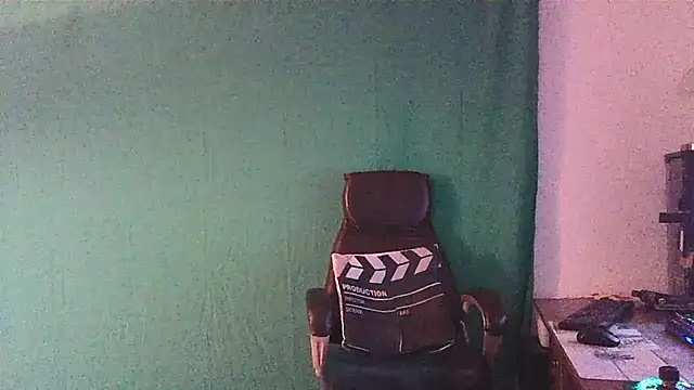 Snapshot of NahkaSami chatting on November 5, 2025, 11:24 am NahkaSami online show from November 5, 2025, 11:24 am