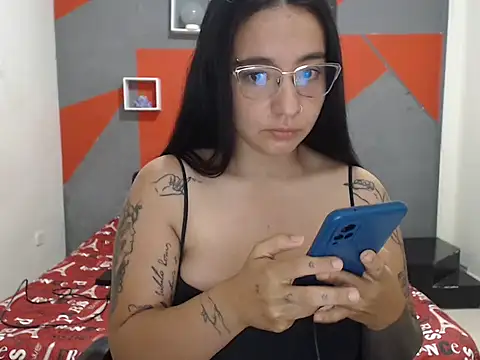 Snapshot of Girlbigtits chatting on February 26, 2026, 12:05 pm Girlbigtits online show from February 26, 2026, 12:05 pm