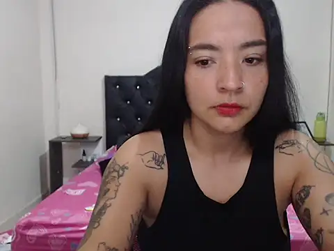 Snapshot of Girlbigtits chatting on November 13, 2025, 10:30 am Girlbigtits online show from November 13, 2025, 10:30 am