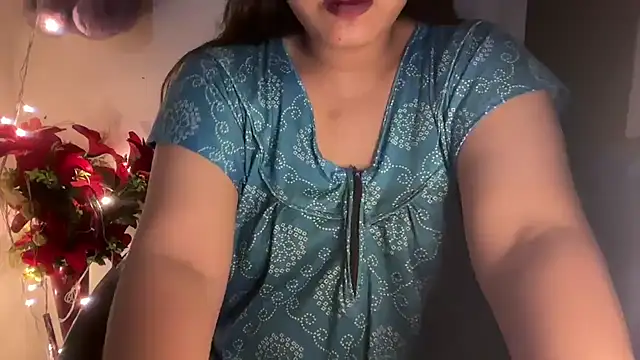 Snapshot of Shilpa_7 chatting on February 17, 2026, 12:02 pm Shilpa 7 online show from February 17, 2026, 12:02 pm