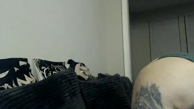 Snapshot of Holyplastic chatting on November 22, 2025, 1:15 am Holyplastic online show from November 22, 2025, 1:15 am