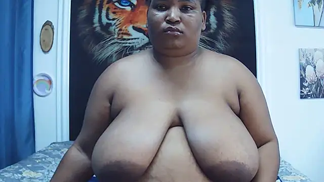 MassiveBoobsxxxx online show from February 19, 2026, 8:44 am