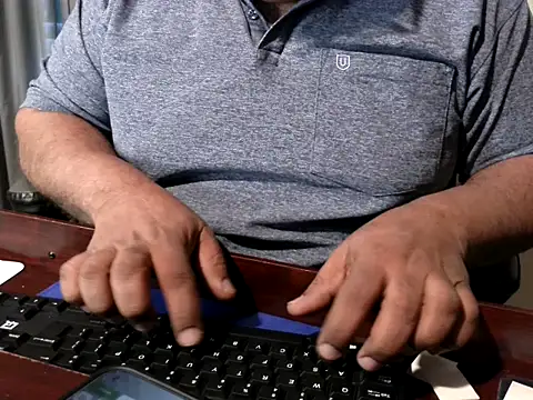 SUN-MON-69 online show from February 11, 2026, 10:31 pm