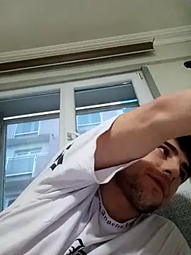 yasinesra757  online show from April 6, 2026, 4:41 pm