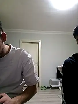 yasinesra757  online show from April 12, 2026, 3:59 pm