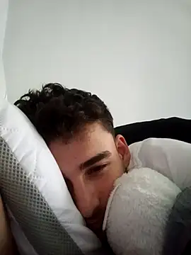 yasinesra757  online show from January 9, 2026, 10:44 am