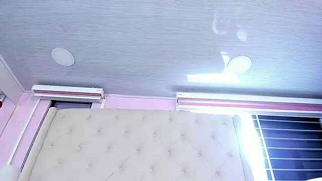 scarlett leblanc  online show from February 21, 2026, 12:40 pm