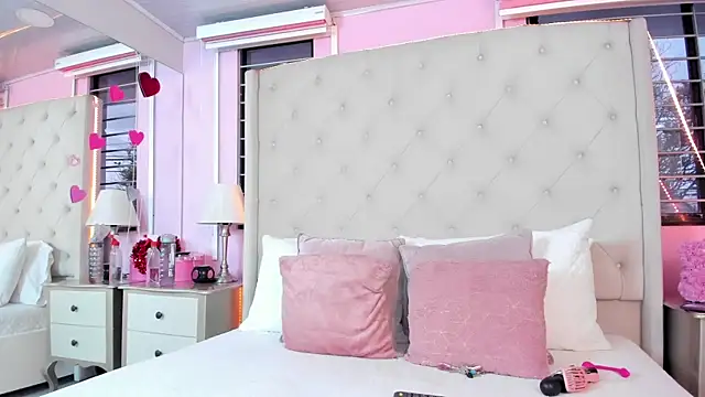 scarlett leblanc  online show from February 23, 2026, 11:55 am