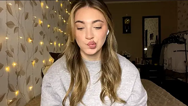 OrethaEredia online show from December 21, 2025, 5:03 pm