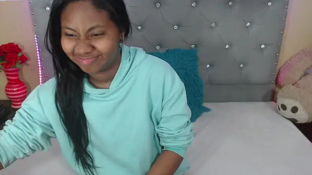 valentinavega18x online show from November 9, 2025, 2:59 am