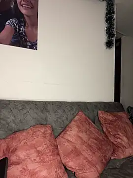 Crystall 15 online show from December 17, 2025, 2:27 am