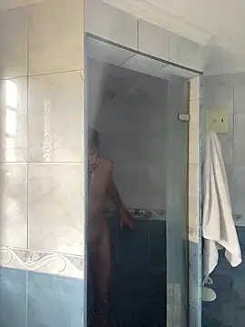 Snapshot of 3v1l chatting on November 17, 2025, 8:13 pm 3v1l online show from November 17, 2025, 8:13 pm