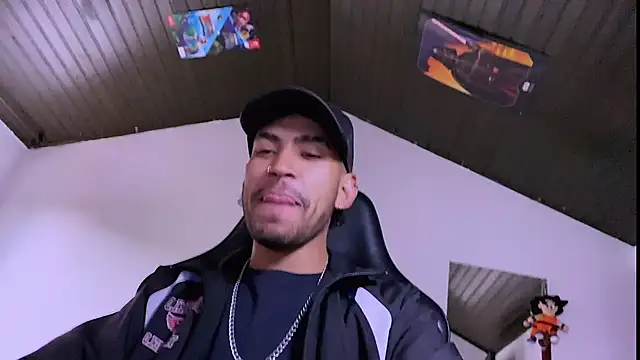 Snapshot of 3v1l chatting on January 8, 2026, 9:43 pm 3v1l online show from January 8, 2026, 9:43 pm