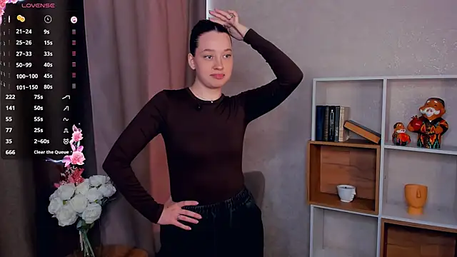 Snapshot of LaraeWernecke chatting on November 3, 2025, 6:18 am LaraeWernecke online show from November 3, 2025, 6:18 am