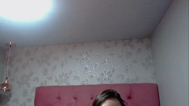 selenabustamante online show from December 14, 2025, 11:49 am