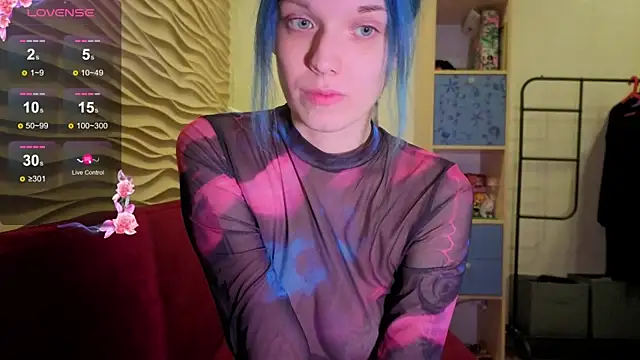 Snapshot of Marci_n chatting on November 13, 2025, 7:51 pm Marci n online show from November 13, 2025, 7:51 pm