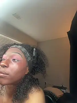 MadameMuse online show from March 19, 2026, 3:45 pm