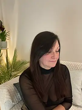 HotLdyllic online show from March 22, 2026, 5:03 pm