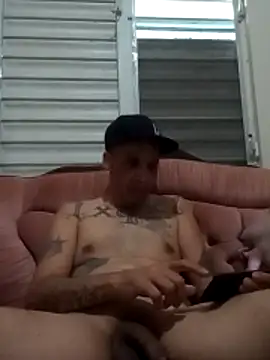 Snapshot of feoGG197 chatting on December 2, 2025, 2:30 pm feoGG197 online show from December 2, 2025, 2:30 pm