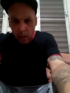 Snapshot of feoGG197 chatting on November 27, 2025, 12:33 am feoGG197 online show from November 27, 2025, 12:33 am