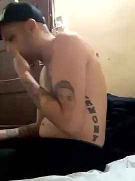 Snapshot of feoGG197 chatting on January 8, 2026, 4:29 am feoGG197 online show from January 8, 2026, 4:29 am