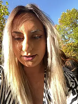 RhanyaThorres online show from October 31, 2025, 11:51 am