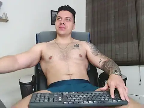 Noah Swagger  online show from November 30, 2025, 8:48 am