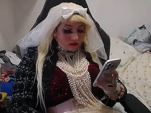 Snapshot of VanesaCrossic chatting on May 7, 2026, 8:39 am VanesaCrossic online show from May 7, 2026, 8:39 am