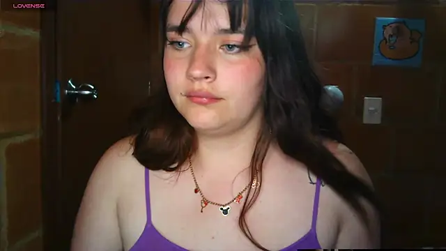 Snapshot of Charlotte_Allen_ chatting on November 5, 2025, 1:31 am Charlotte Allen online show from November 5, 2025, 1:31 am