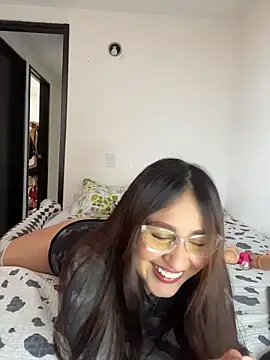 Saray lo online show from November 6, 2025, 7:51 pm