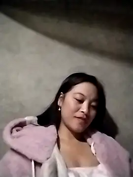 Snapshot of Alice-567 chatting on December 5, 2025, 8:39 pm Alice-567 online show from December 5, 2025, 8:39 pm