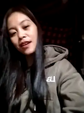 Snapshot of Alice-567 chatting on November 17, 2025, 1:37 pm Alice-567 online show from November 17, 2025, 1:37 pm