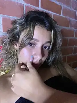 liahot69 online show from March 27, 2026, 3:26 am