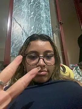 liahot69 online show from April 25, 2026, 9:45 pm