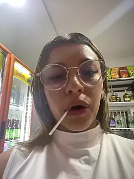 liahot69 online show from April 28, 2026, 3:33 am