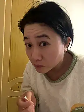 Snapshot of daaqnn chatting on November 6, 2025, 11:31 pm daaqnn online show from November 6, 2025, 11:31 pm