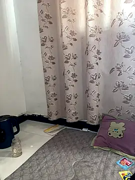 Snapshot of daaqnn chatting on December 1, 2025, 1:17 am daaqnn online show from December 1, 2025, 1:17 am