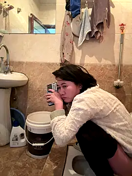 Snapshot of daaqnn chatting on December 18, 2025, 11:41 pm daaqnn online show from December 18, 2025, 11:41 pm