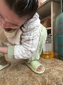 Snapshot of daaqnn chatting on November 17, 2025, 12:58 am daaqnn online show from November 17, 2025, 12:58 am