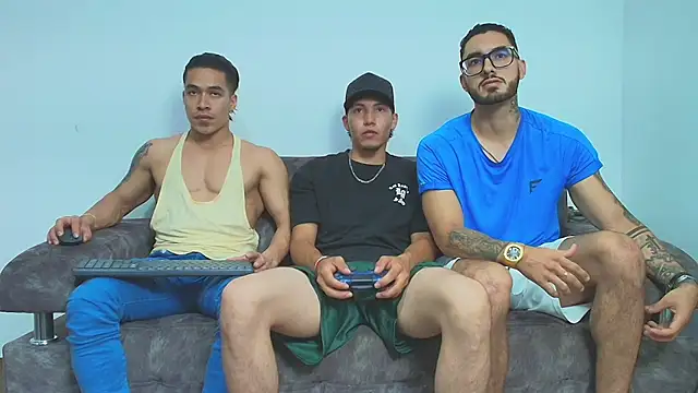 Snapshot of thebadboys05 chatting on November 16, 2025, 12:59 am thebadboys05 online show from November 16, 2025, 12:59 am