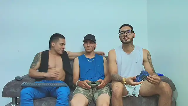 Snapshot of thebadboys05 chatting on November 13, 2025, 1:09 am thebadboys05 online show from November 13, 2025, 1:09 am