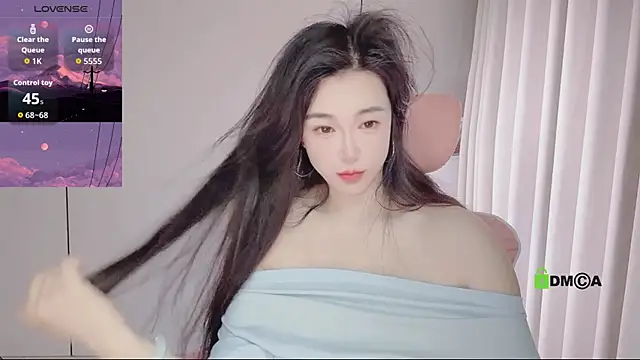 Snapshot of YunShan-33 chatting on April 25, 2026, 5:54 am YunShan-33 online show from April 25, 2026, 5:54 am