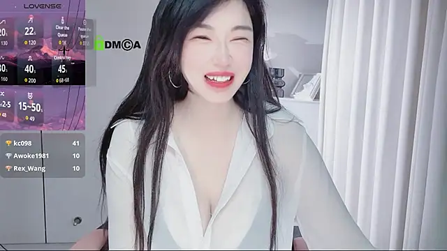 Snapshot of YunShan-33 chatting on May 18, 2026, 4:51 am YunShan-33 online show from May 18, 2026, 4:51 am