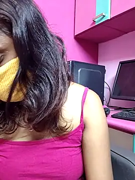 Snapshot of Queen-dhivya chatting on March 27, 2026, 6:20 pm Queen-dhivya online show from March 27, 2026, 6:20 pm