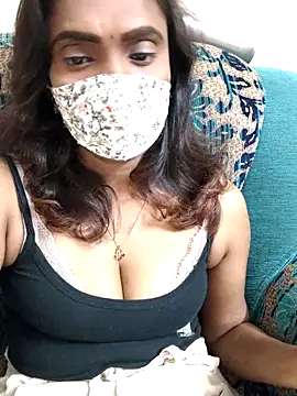 Snapshot of Queen-dhivya chatting on March 7, 2026, 6:24 pm Queen-dhivya online show from March 7, 2026, 6:24 pm