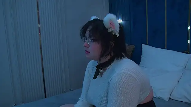 Snapshot of JennyBloom chatting on December 14, 2025, 9:37 am JennyBloom online show from December 14, 2025, 9:37 am