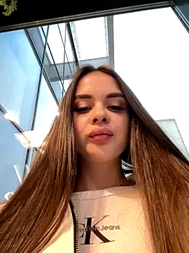 Snapshot of KristiRich chatting on November 6, 2025, 7:45 am KristiRich online show from November 6, 2025, 7:45 am