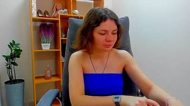 Snapshot of Stella-Maers chatting on April 28, 2026, 7:35 am Stella-Maers online show from April 28, 2026, 7:35 am