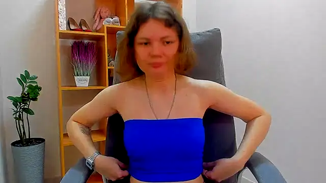 Snapshot of Stella-Maers chatting on April 27, 2026, 7:28 am Stella-Maers online show from April 27, 2026, 7:28 am