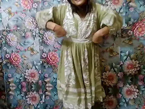 maira 33 online show from November 7, 2025, 3:27 pm